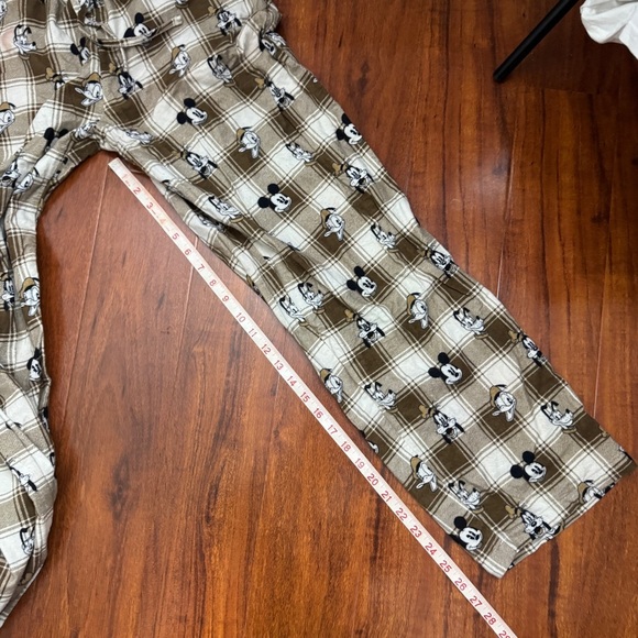 Forever 21 Disney Pajamas Size Medium - Picture 9 of 9